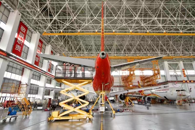 飞机机电设备维修